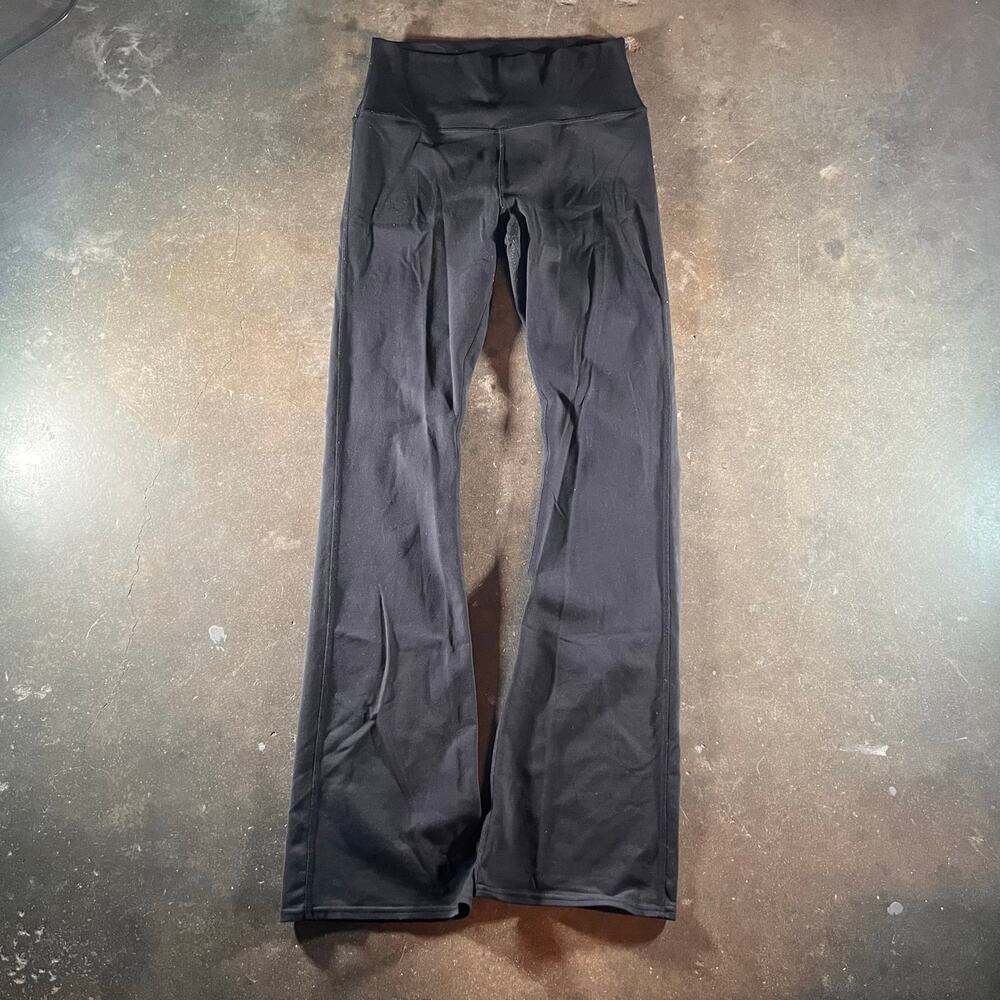 Women’s black Alo flared athletic pants size large inseam 31.5